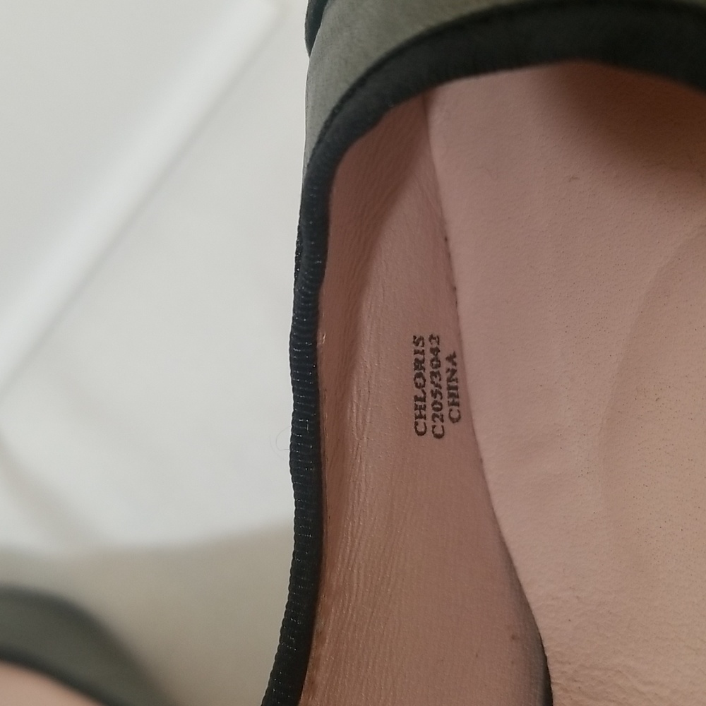 Taryn Rose Chloris Cap Toe Pumps Size 7.5M - Picture 7 of 9